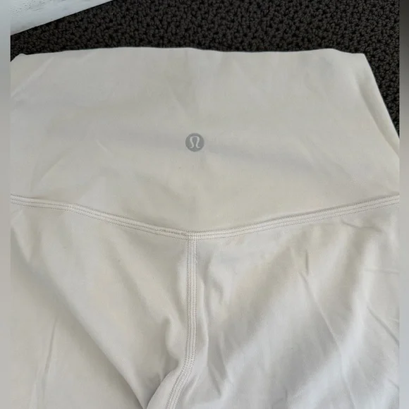 Cream double lined align leggings. Size 4. Cream/ light pink color. - Picture 4 of 4